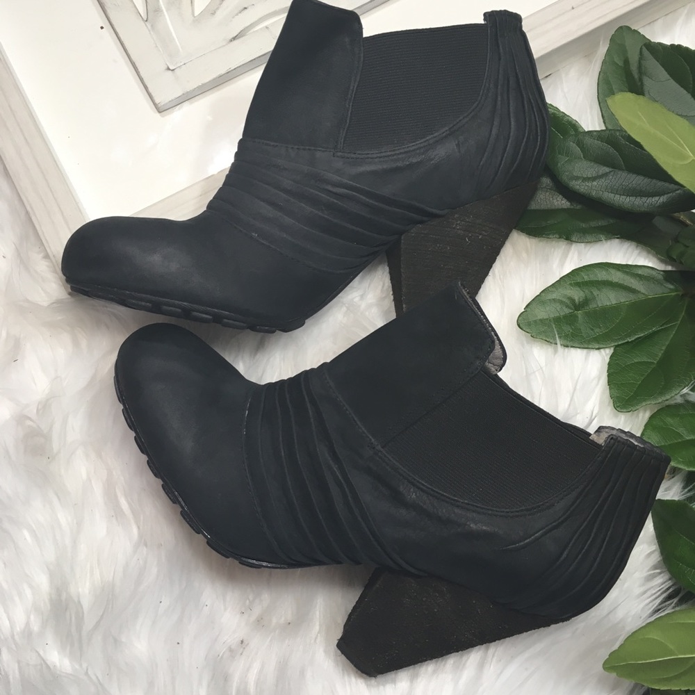 Vince Camuto Ankle Boots Booties Suede Black